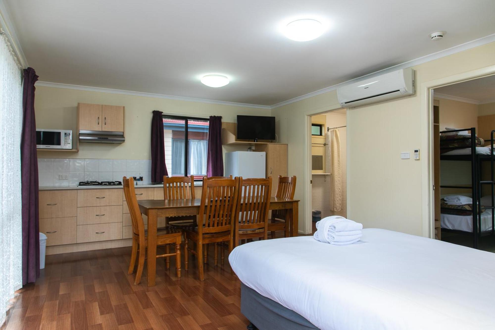 บิ๊กโฟร์ ตูวูมบา การ์เดน ซิตี้ ฮอลิเดย์ ปาร์ค Hotel ทูวูมบา ห้อง รูปภาพ